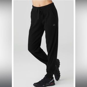 Alo high waisted Muse Joggers